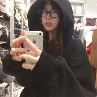 嘲笑的淑女